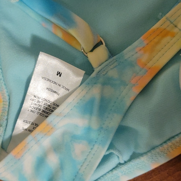 Bikini Tops - Picture 3 of 3